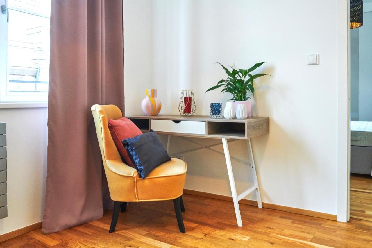 Apart Otel Dlouha - Old Town Prag
