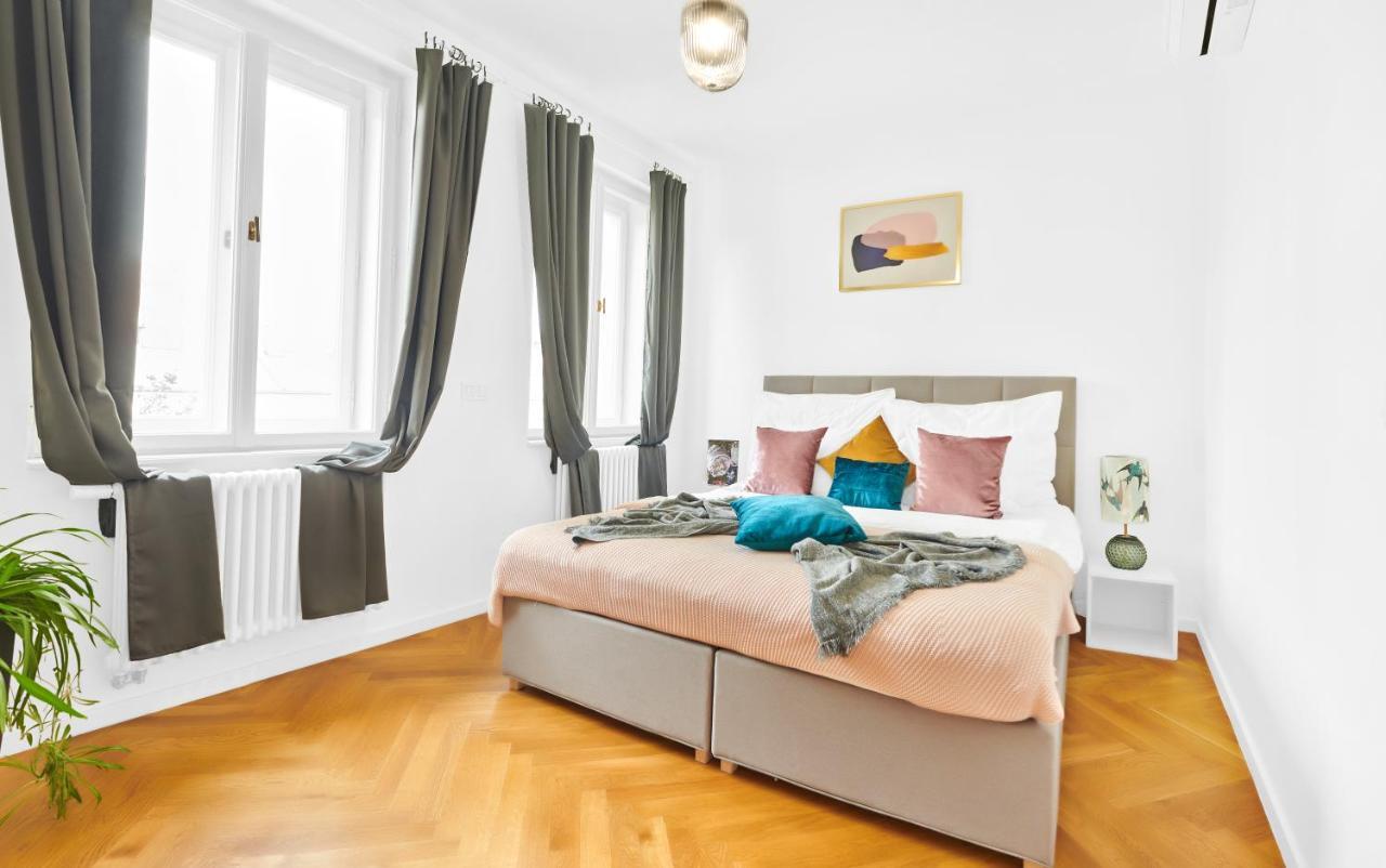 Apart Otel Dlouha - Old Town Prag